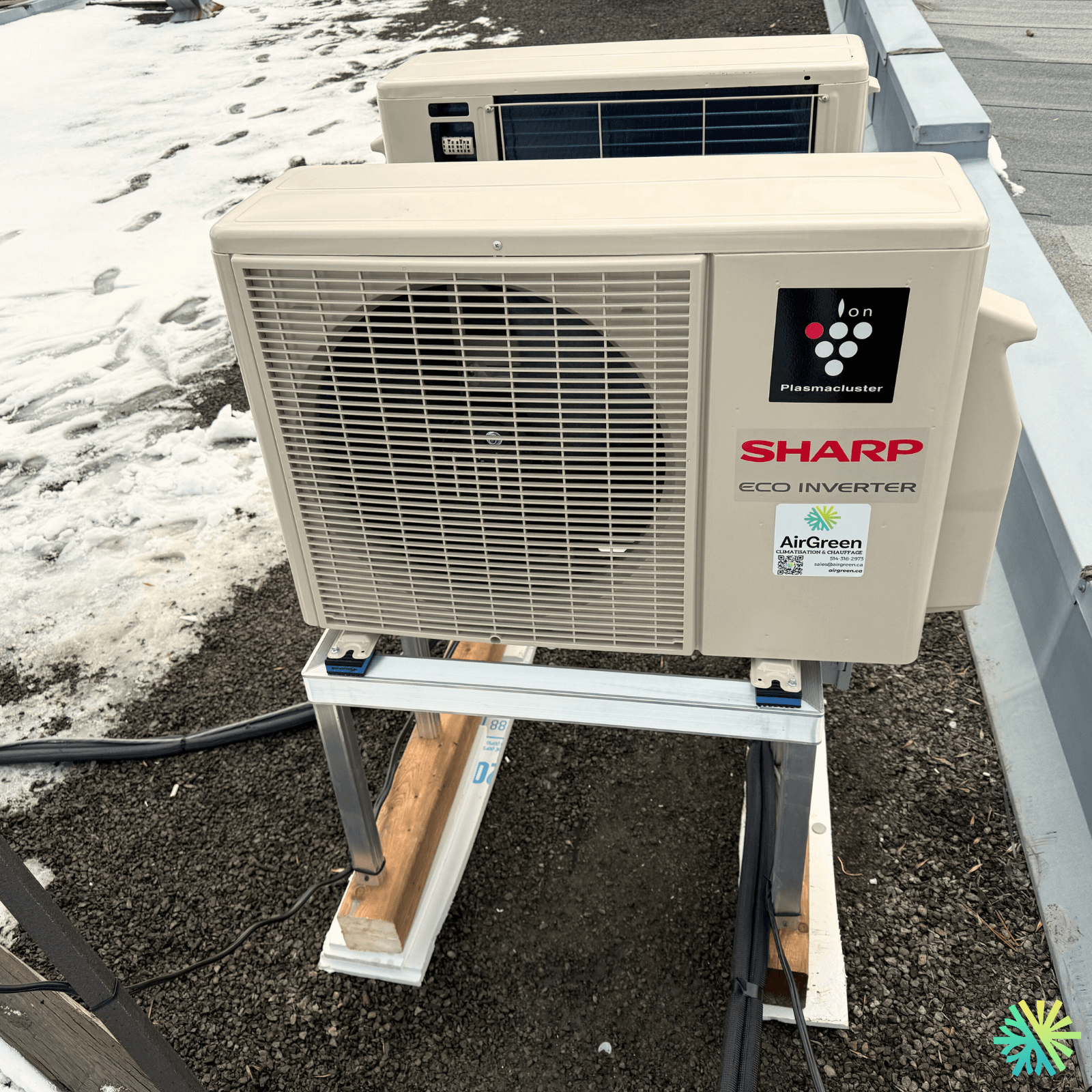 Installation d’une thermopompe murale Sharp sur toiture à Ville-Marie (Montréal)