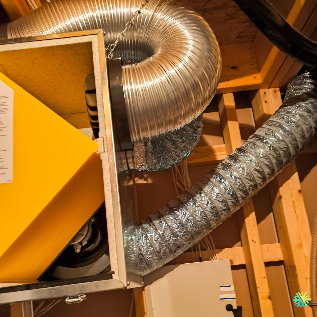 Installation d'un échangeur d'air vänEE 100H (modèle 1601706) à Franklin, dans le Haut-Saint-Laurent (Montérégie)