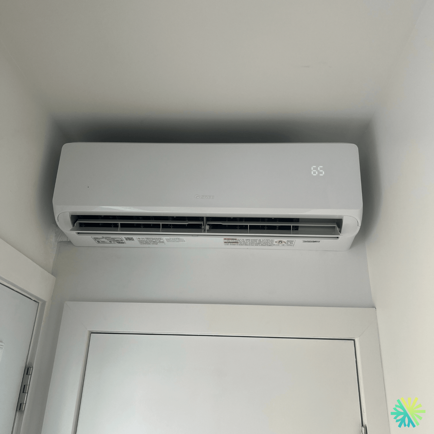 Installation d’une thermopompe murale Gree dans un condo à Ville-Marie (Montréal)