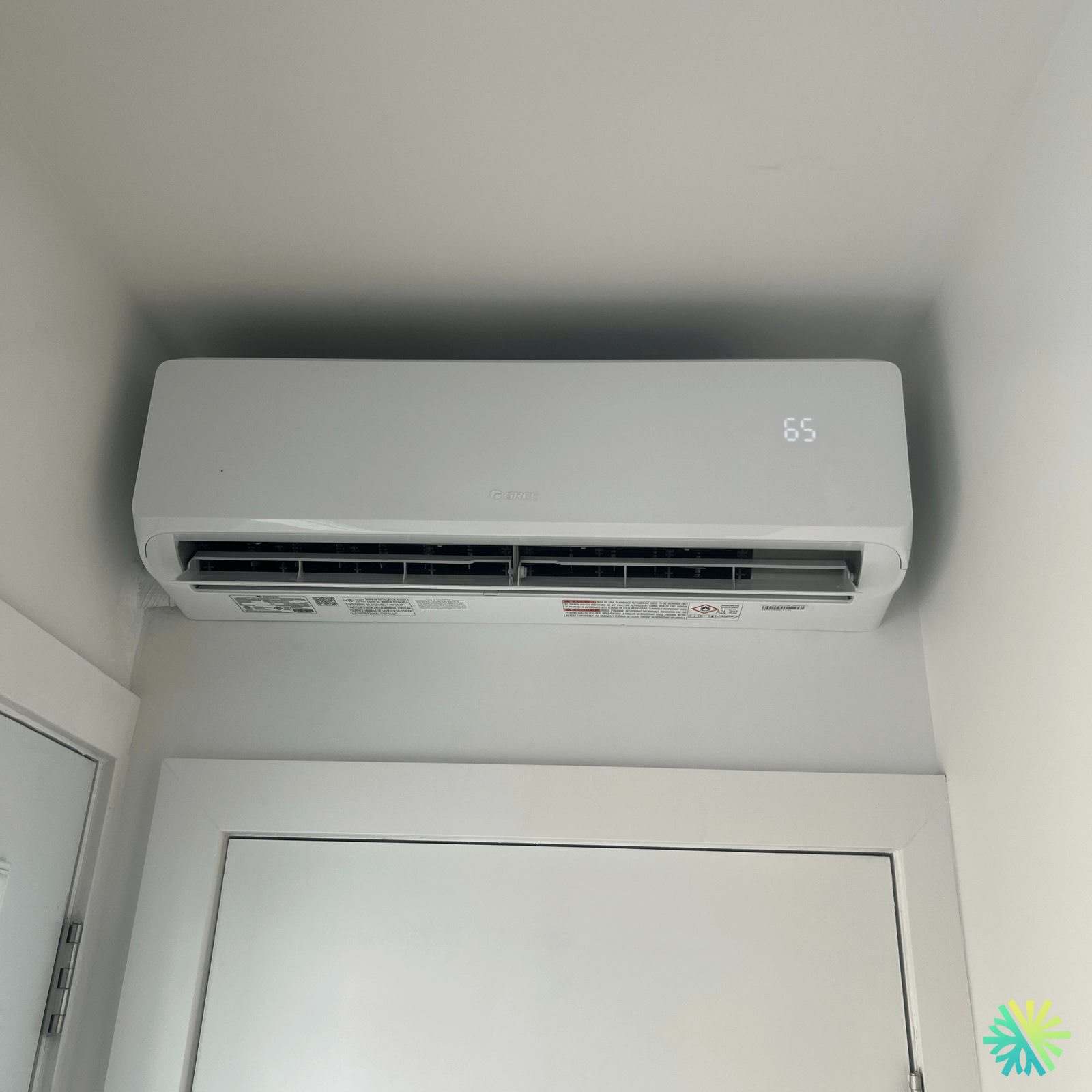 Installation d’une thermopompe murale Gree dans un condo à Ville-Marie (Montréal)