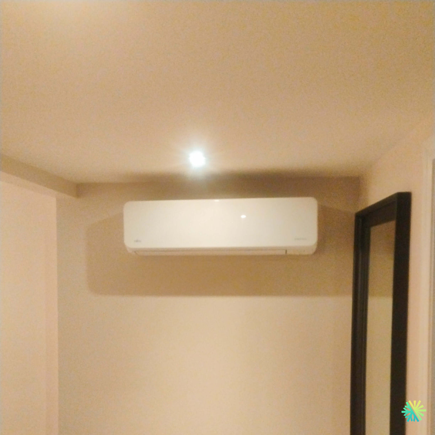 Installation d’une thermopompe murale FUJITSU ORION XLTH 18 000 BTU dans Mercier–Hochelaga-Maisonneuve