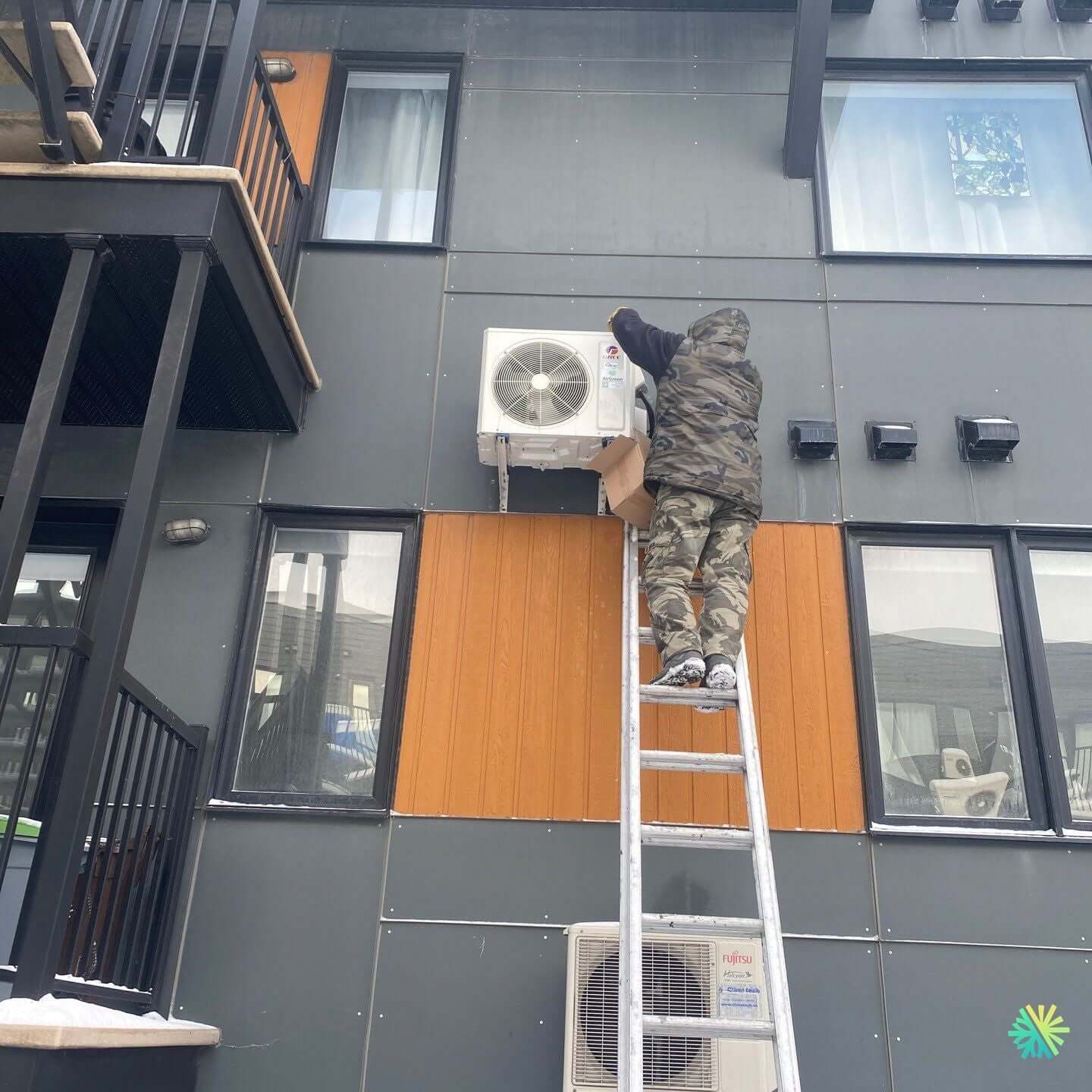 Réparation d’une thermopompe murale Fujitsu à Chomedey, Laval