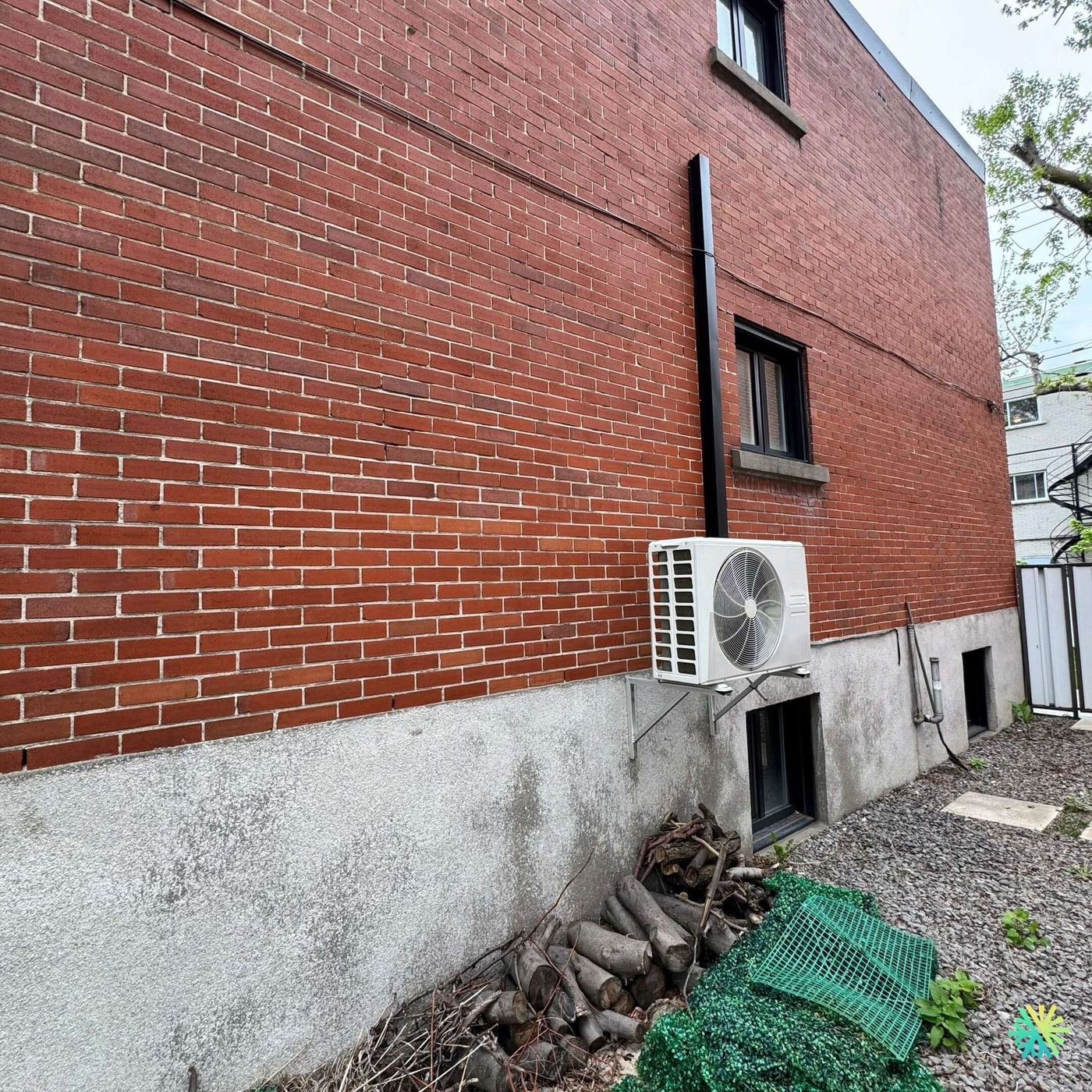 Réparation d’un climatiseur mural Gree à Rosemont–La Petite-Patrie