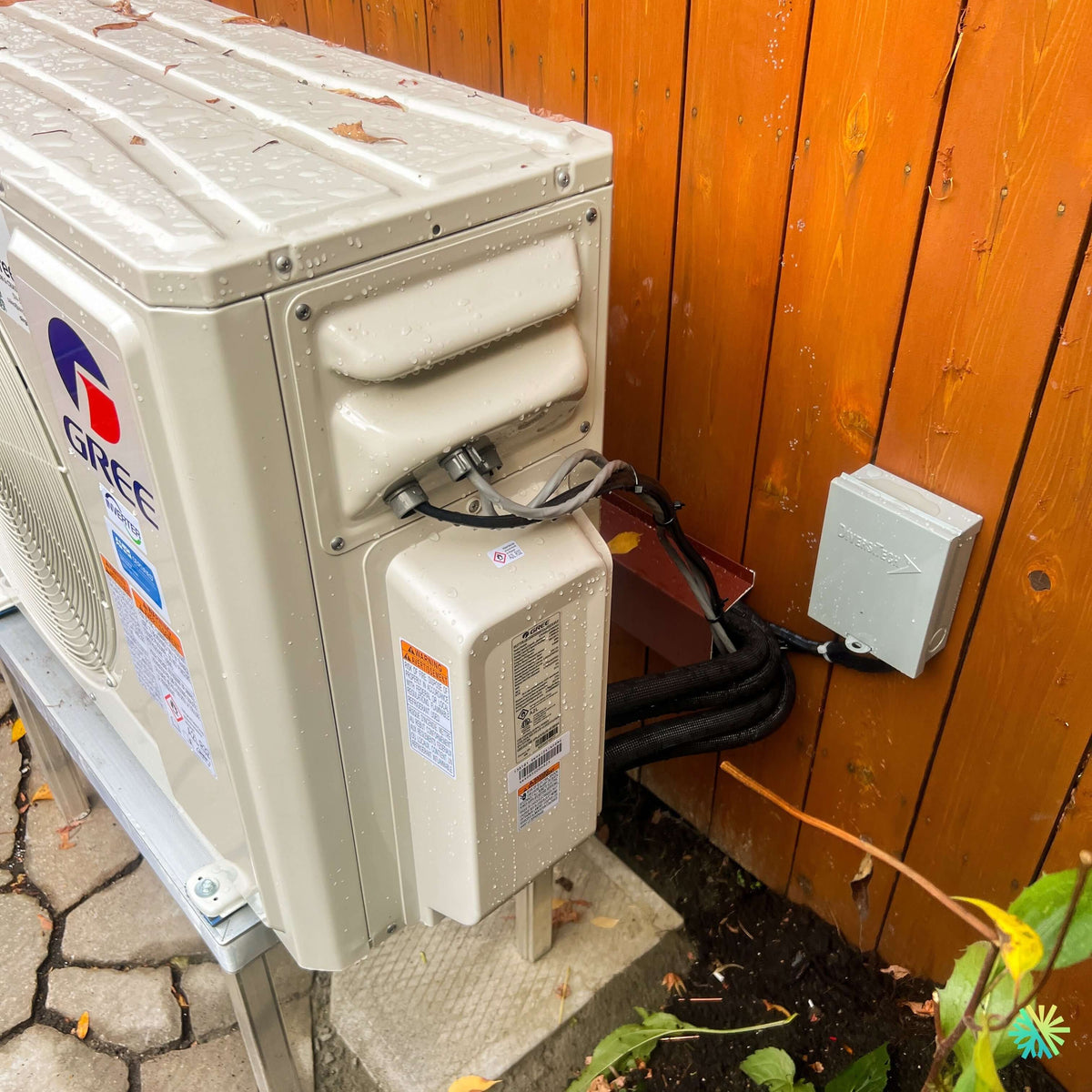 Installation d’une thermopompe DoubleZone GREE FREE MATCH R32 à Auteuil, Laval : une solution 2 zones pensée pour le confort réel d’une maison québécoise