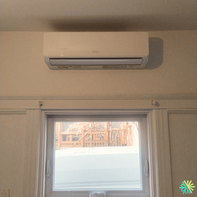 Installation d’une thermopompe murale Gree Charmo à Rosemont–La Petite-Patrie (Montréal)