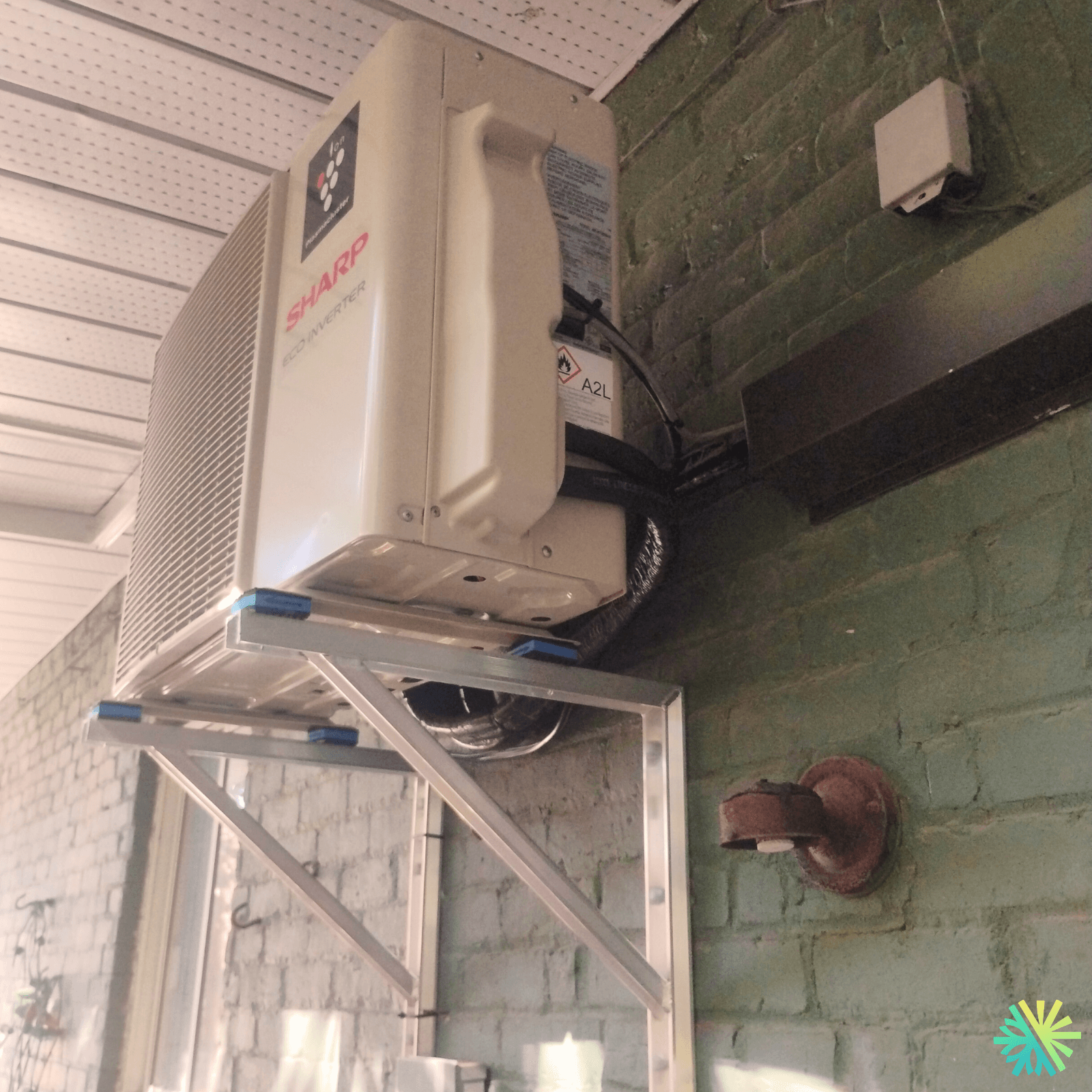 Installation d’une thermopompe murale Sharp sur le Plateau-Mont-Royal (Montréal) : performance, discrétion et vraie logique d’installation