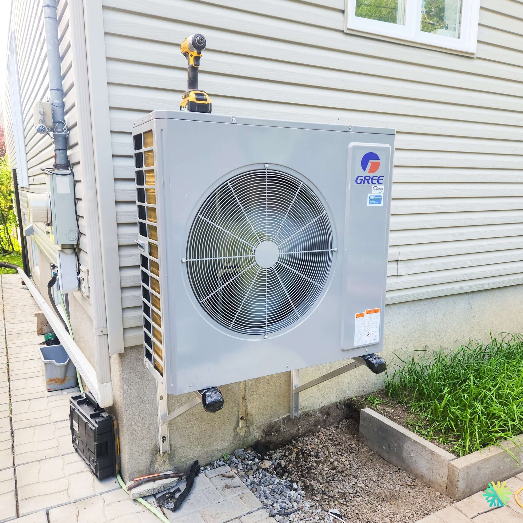 Installation d'une thermopompe centrale GREE FLEXX ULTRA R32 de 3 tonnes à Saint-Bernard-de-Michaudville, dans la MRC des Maskoutains