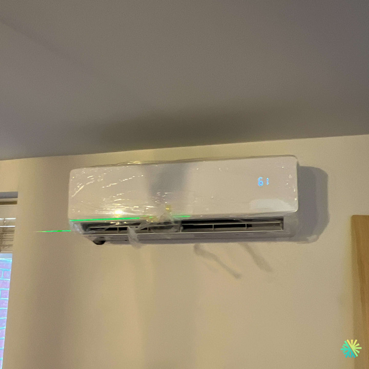 Installation d’une thermopompe murale GREE CHARMO R32 à Auteuil, Laval – Climatiseur mini split haute efficacité