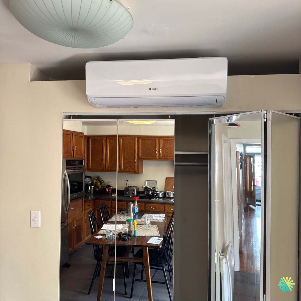 Installation d’une thermopompe murale Gree dans un appartement à LaSalle