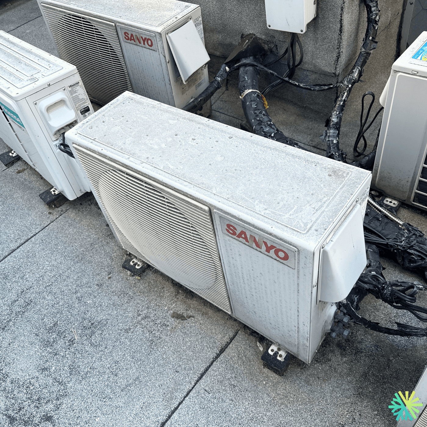 Service thermopompe Sanyo à Ville-Marie (Montréal) : remise au propre et fiabilisation d’une installation sur toiture