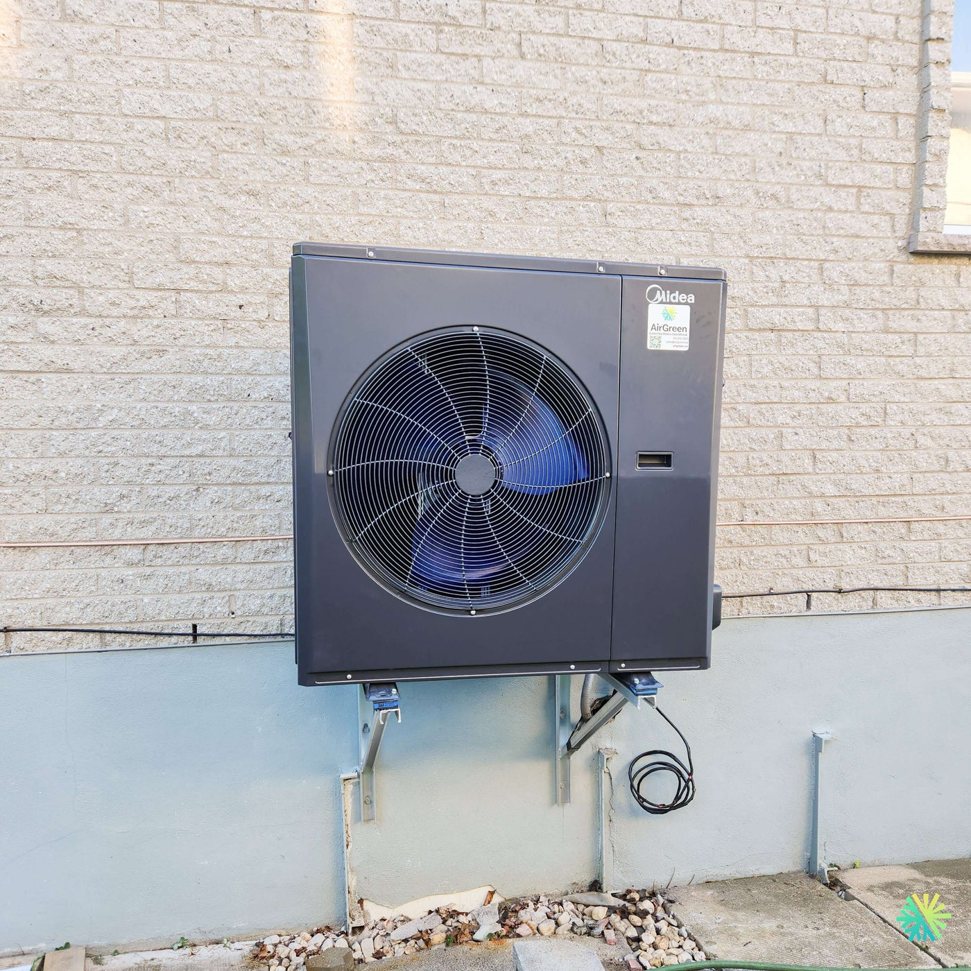 Installation d’une thermopompe centrale MIDEA EVOX G3 3 tonnes à Dollard-des-Ormeaux