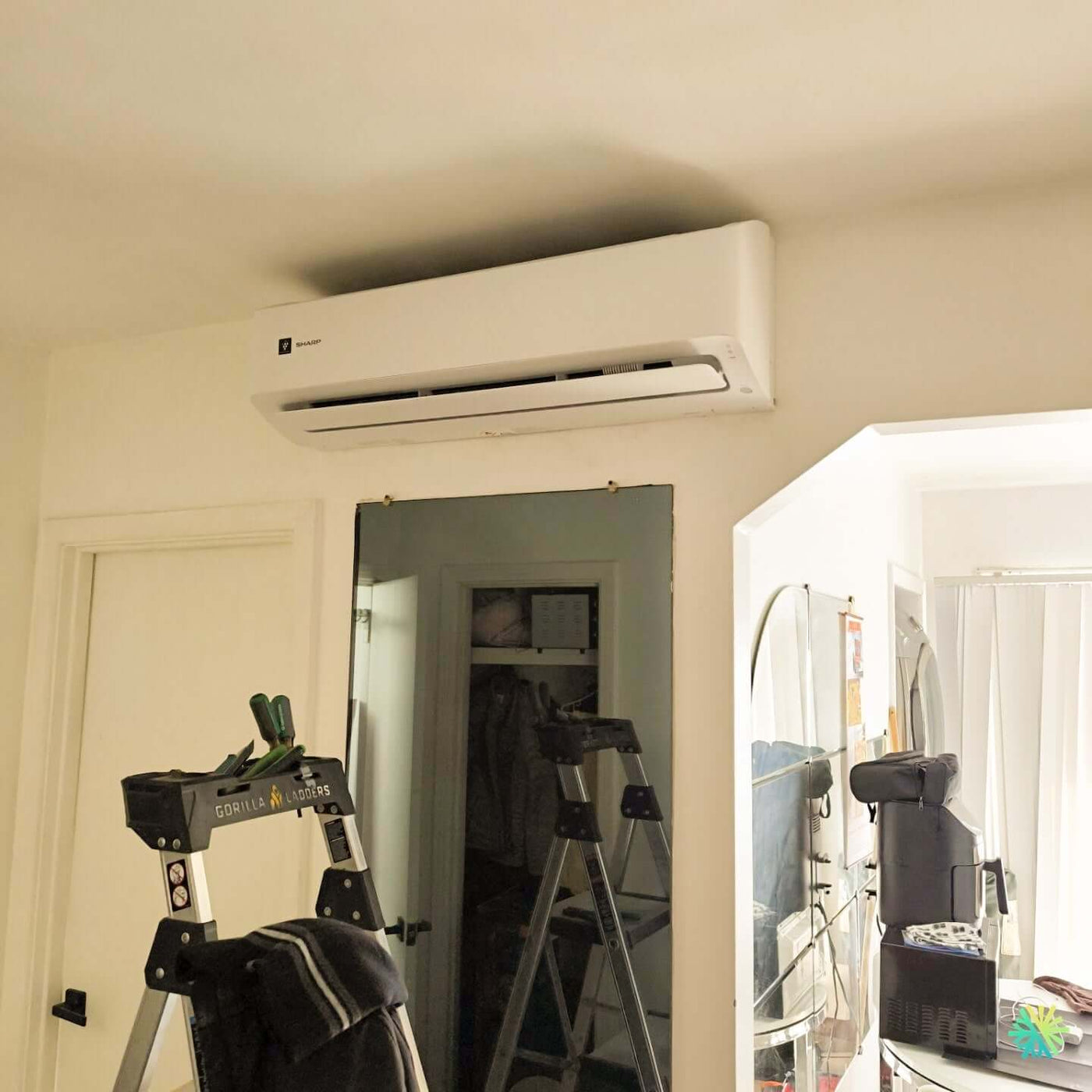 Installation d’une Thermopompe Murale SHARP ZU1 15 000 BTU à Longueuil : Une Performance Discrète et Efficace Signée AirGreen