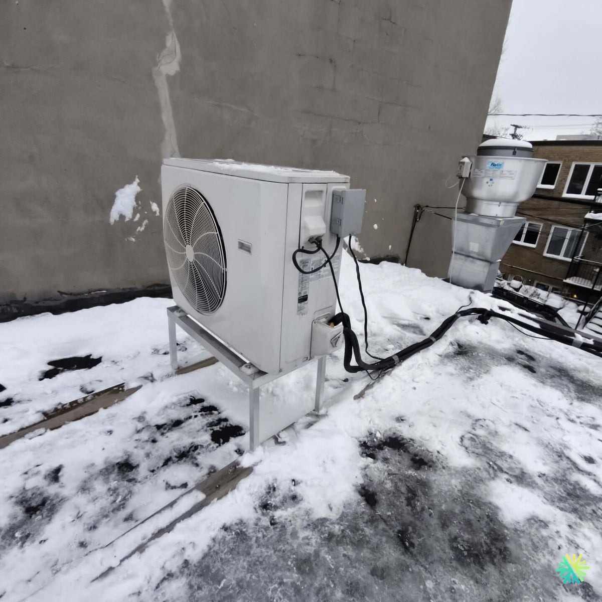 Réparation d’une thermopompe murale Fujitsu à Côte-des-Neiges–Notre-Dame-de-Grâce