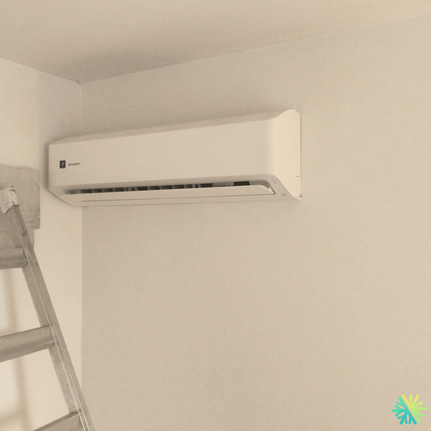 Installation d’une thermopompe murale Sharp ZU1 à Ville-Marie (Montréal)