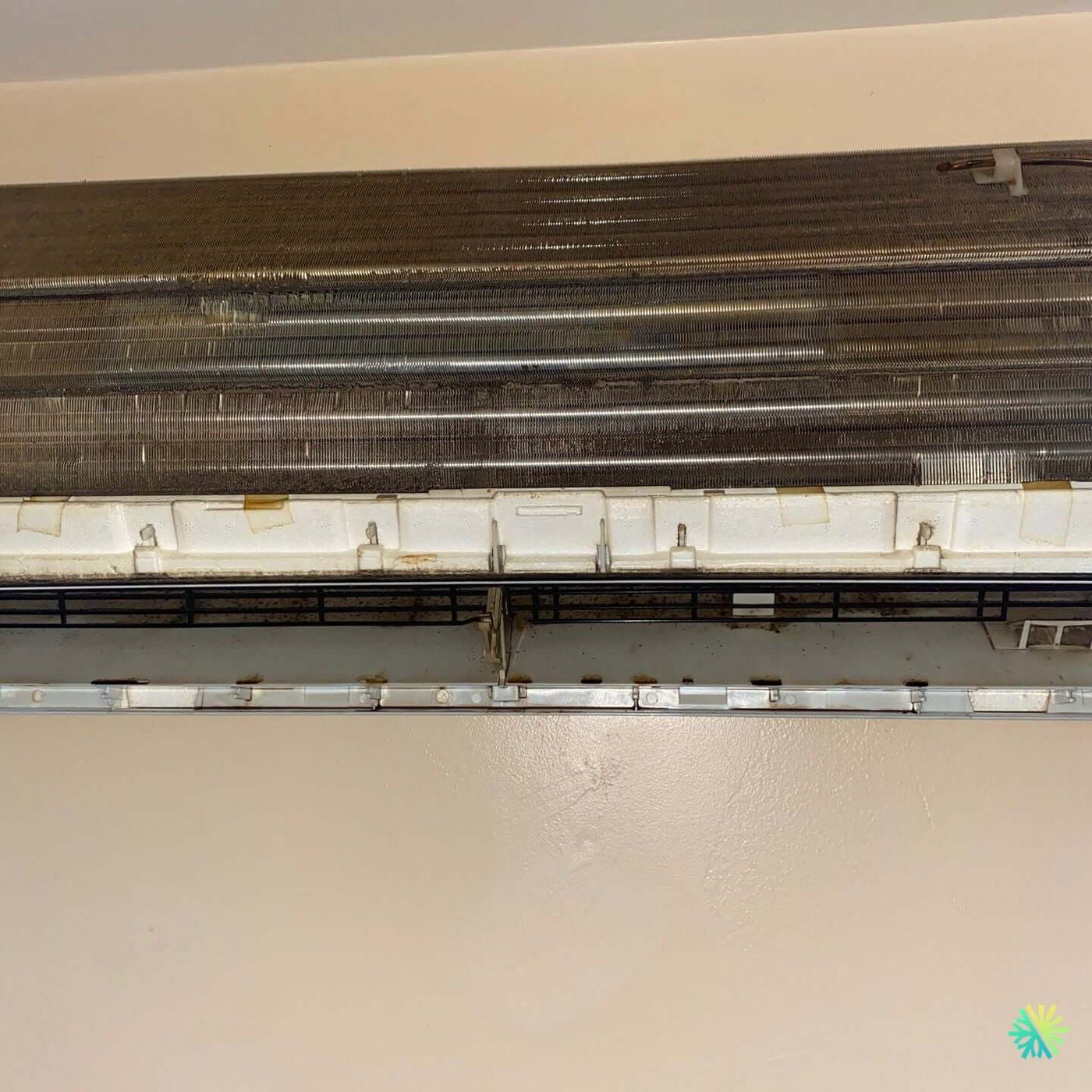 Nettoyage d’une thermopompe murale à Sainte-Thérèse