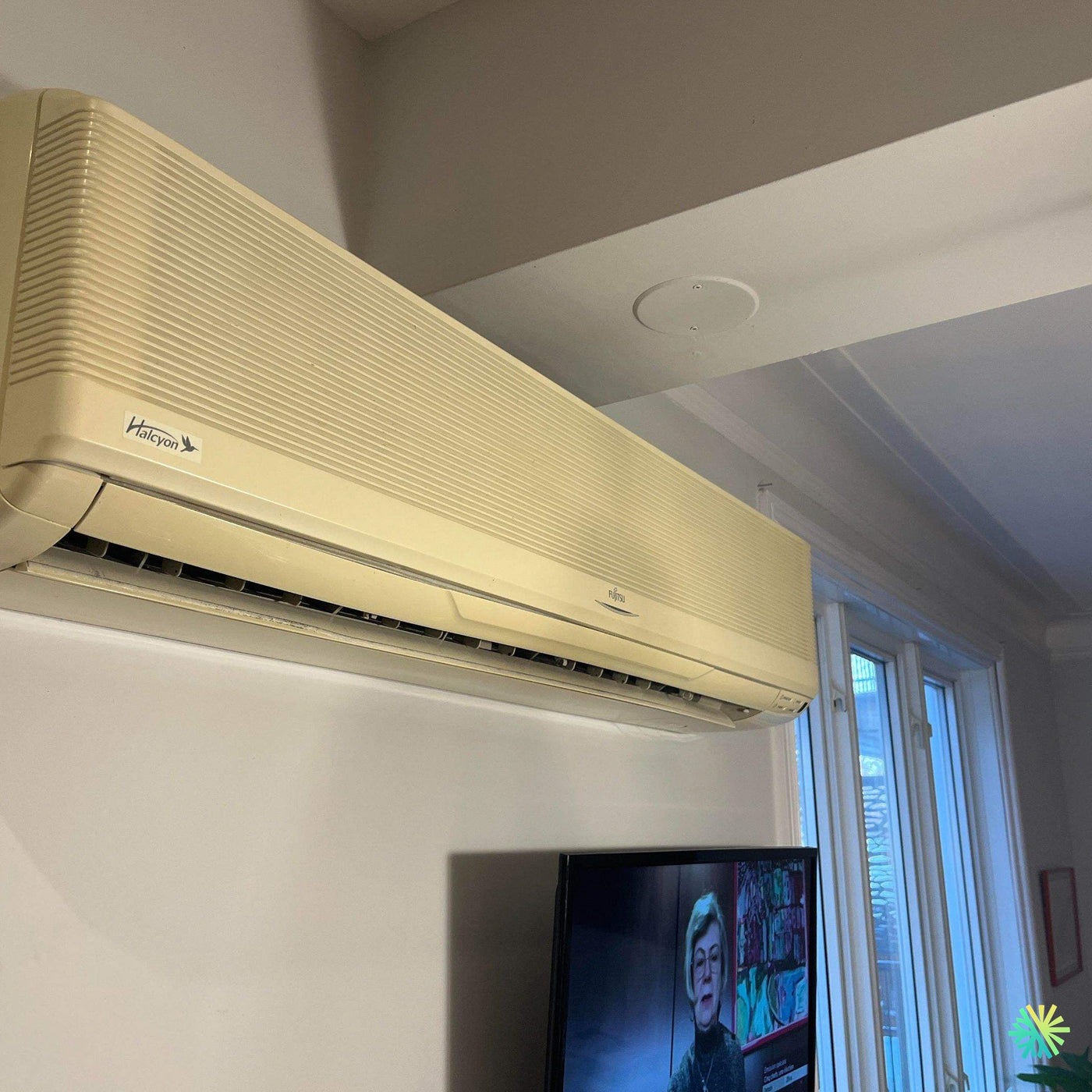 Nettoyage d’une thermopompe murale Fujitsu Halcyon à Outremont