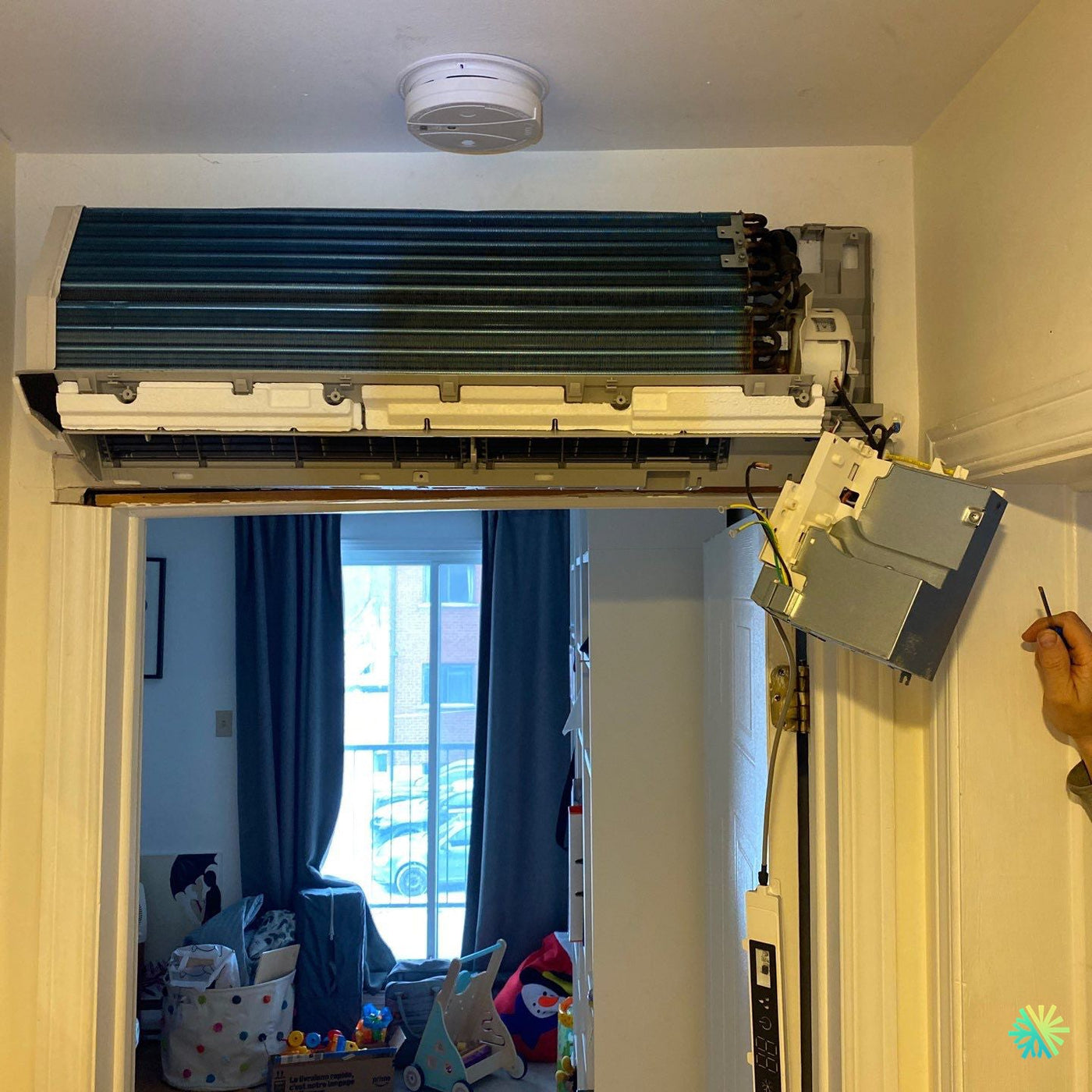 Réparation d’un climatiseur mural Fujitsu à Côte-des-Neiges–Notre-Dame-de-Grâce