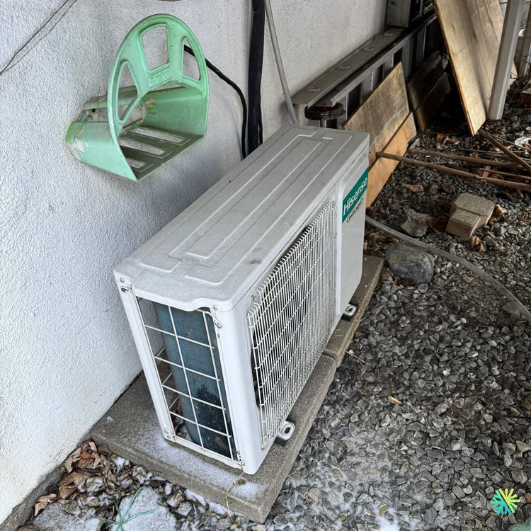 Nettoyage de l’unité extérieure d’une thermopompe Hisense à Terrebonne