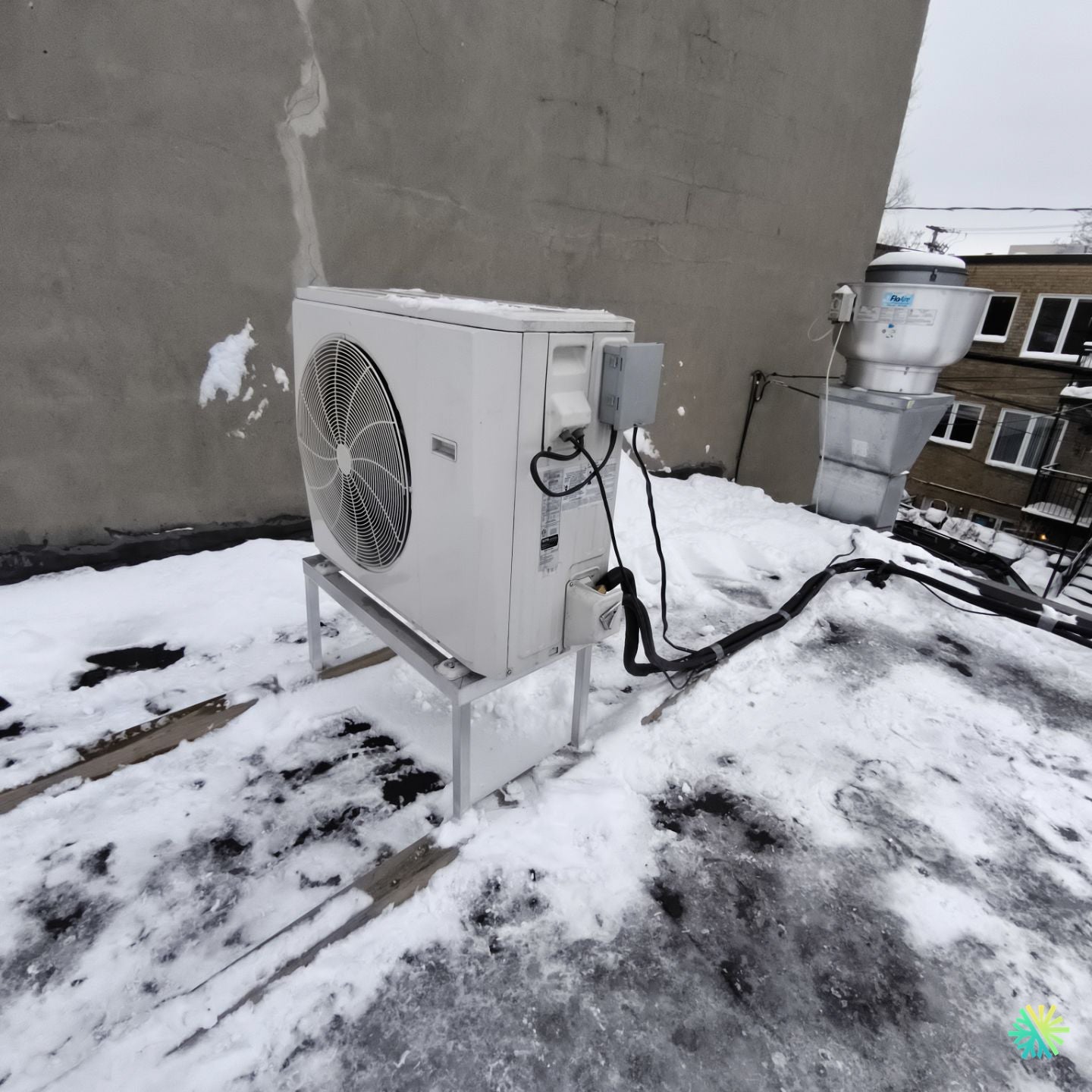 Réparation d’une thermopompe murale Fujitsu à Côte-des-Neiges–Notre-Dame-de-Grâce