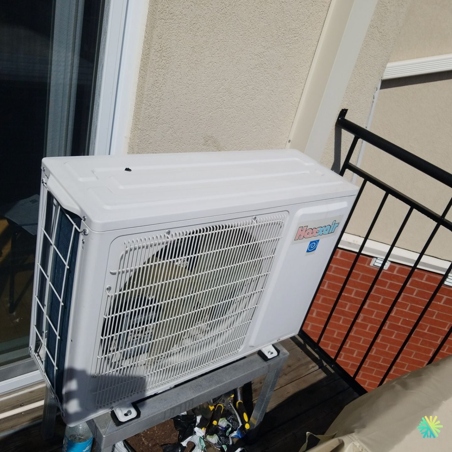 Réparation d’une thermopompe Hexzair à Sainte-Thérèse