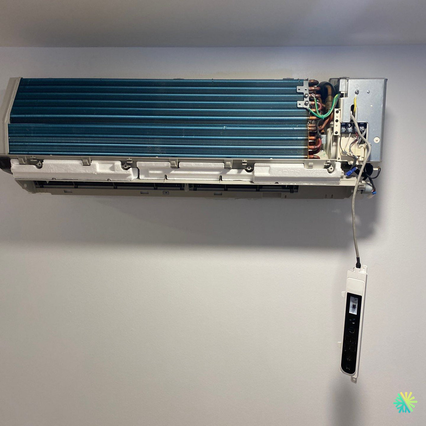 Réparation d’un climatiseur mural Midea à Sainte-Rose