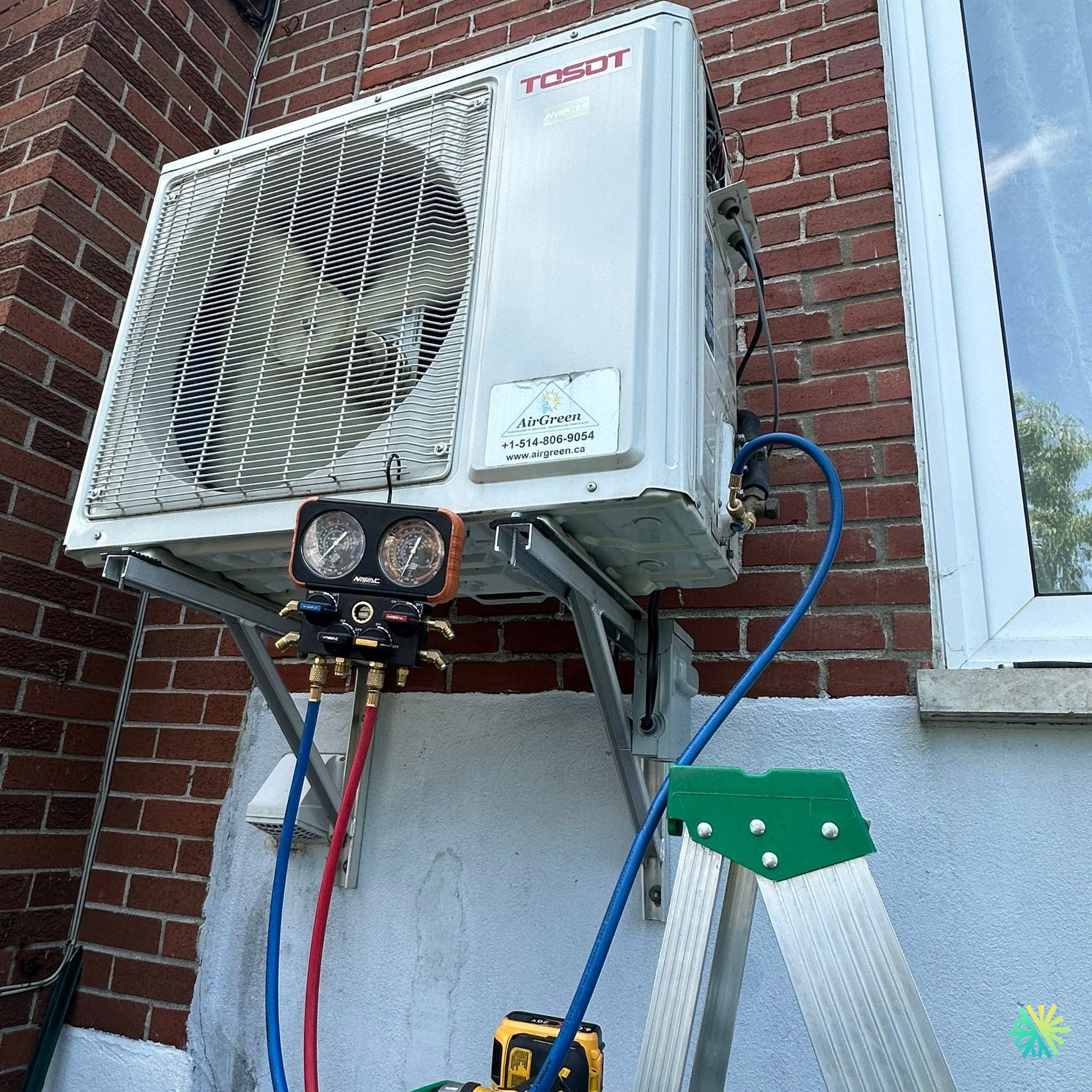 Réparation d’une thermopompe murale Tosot à Boisbriand