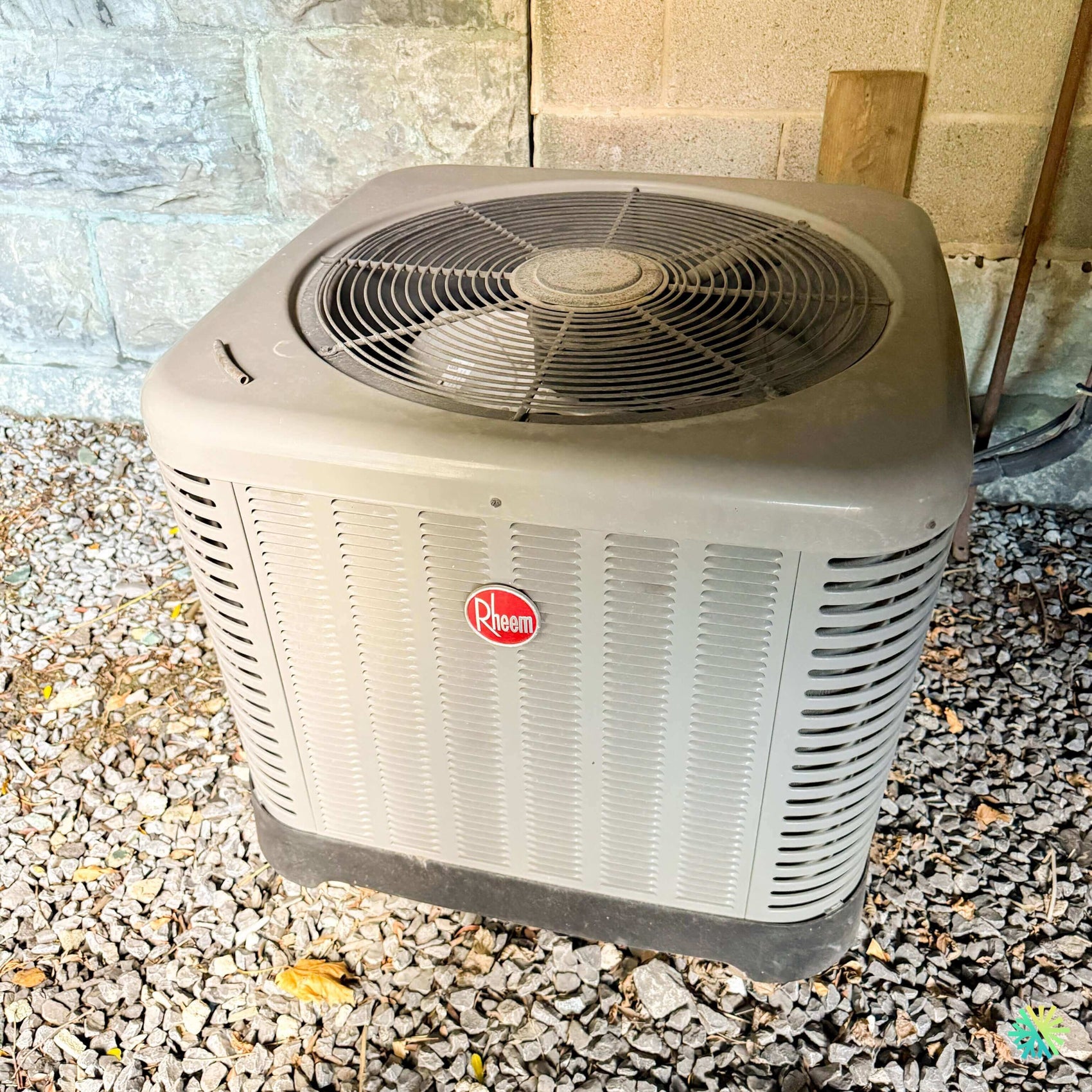 Réparation d’une Thermopompe centrale Rheem à Fabreville