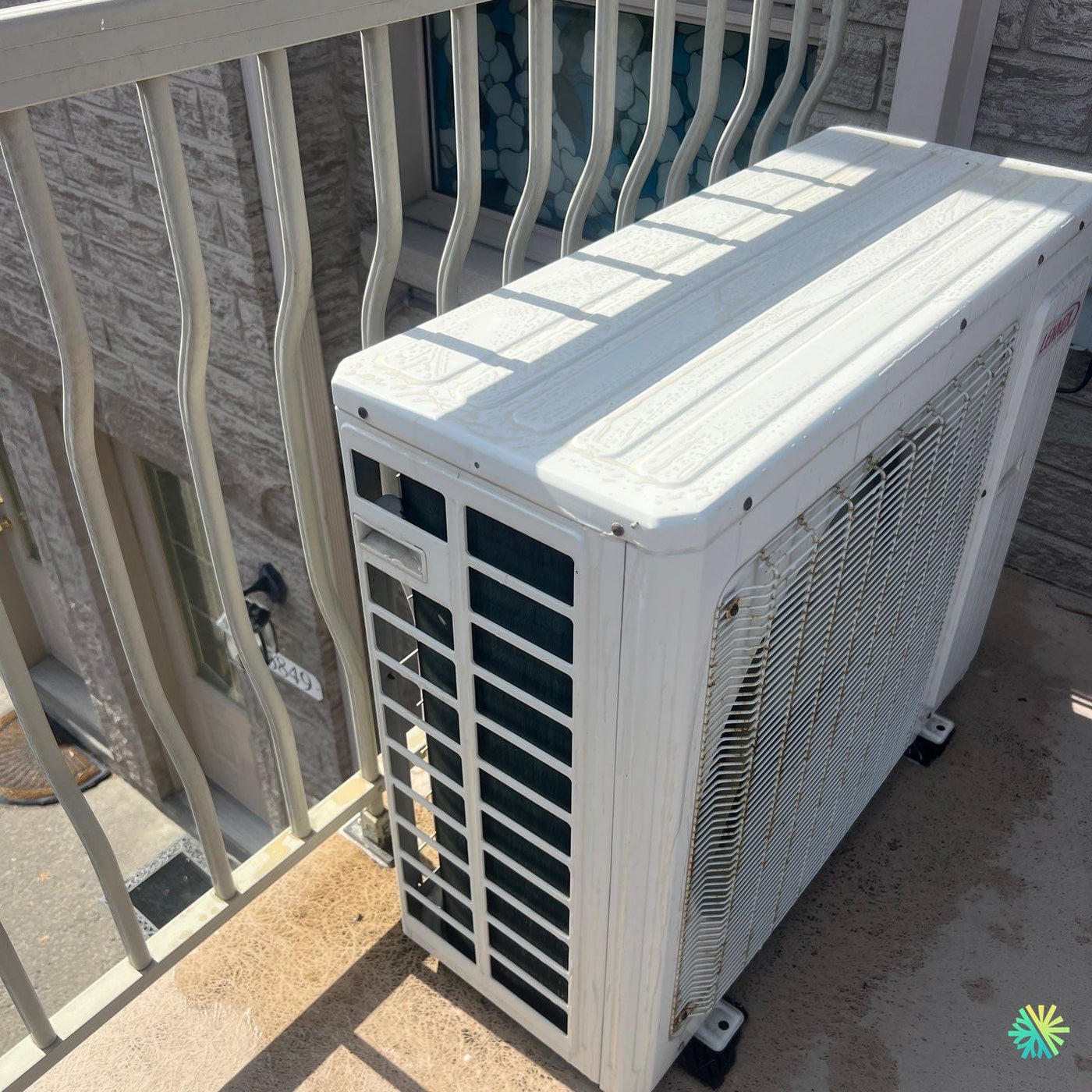 Réparation d’une thermopompe murale Lennox à Saint-Lambert