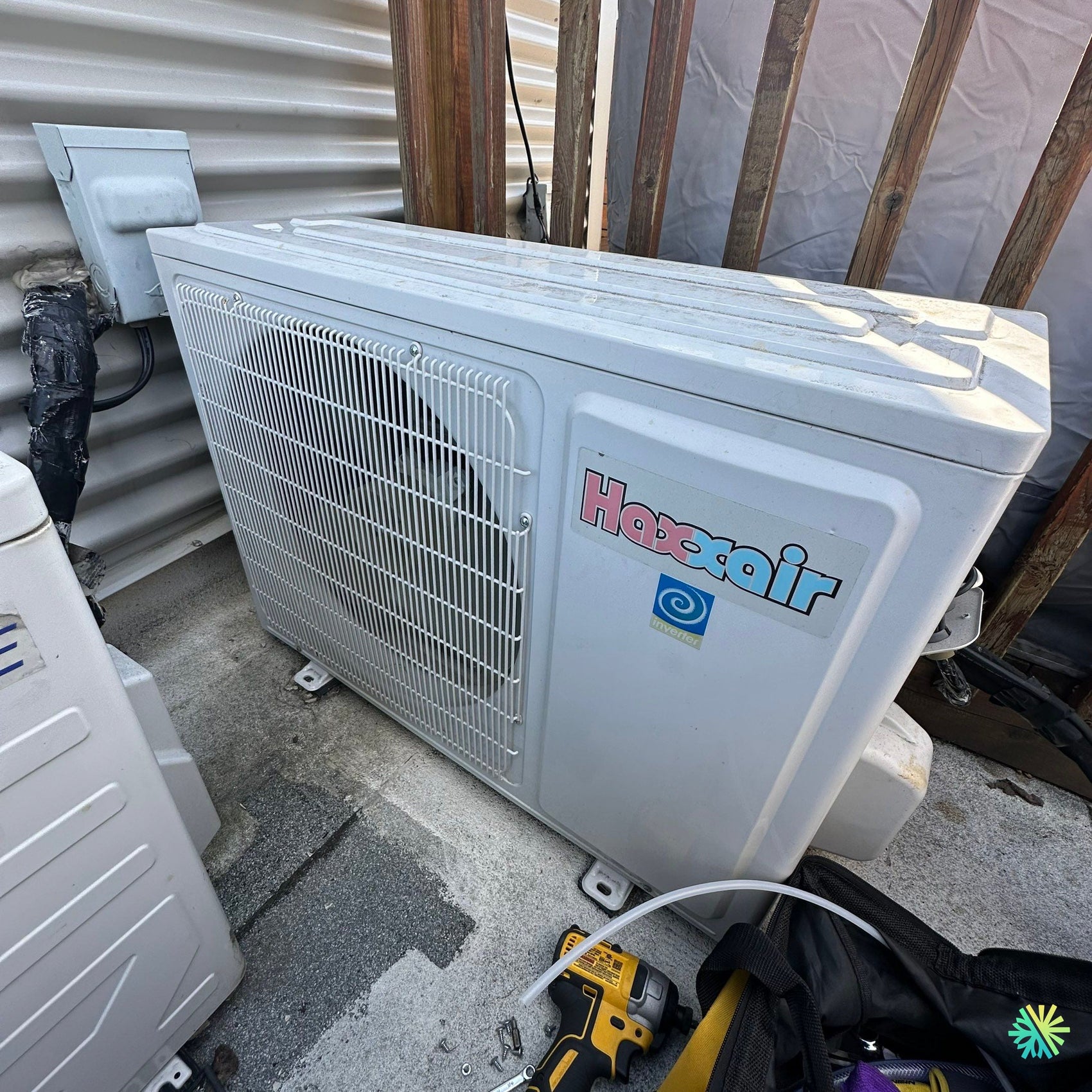 Réparation d’une thermopompe murale Haxxair à Boisbriand