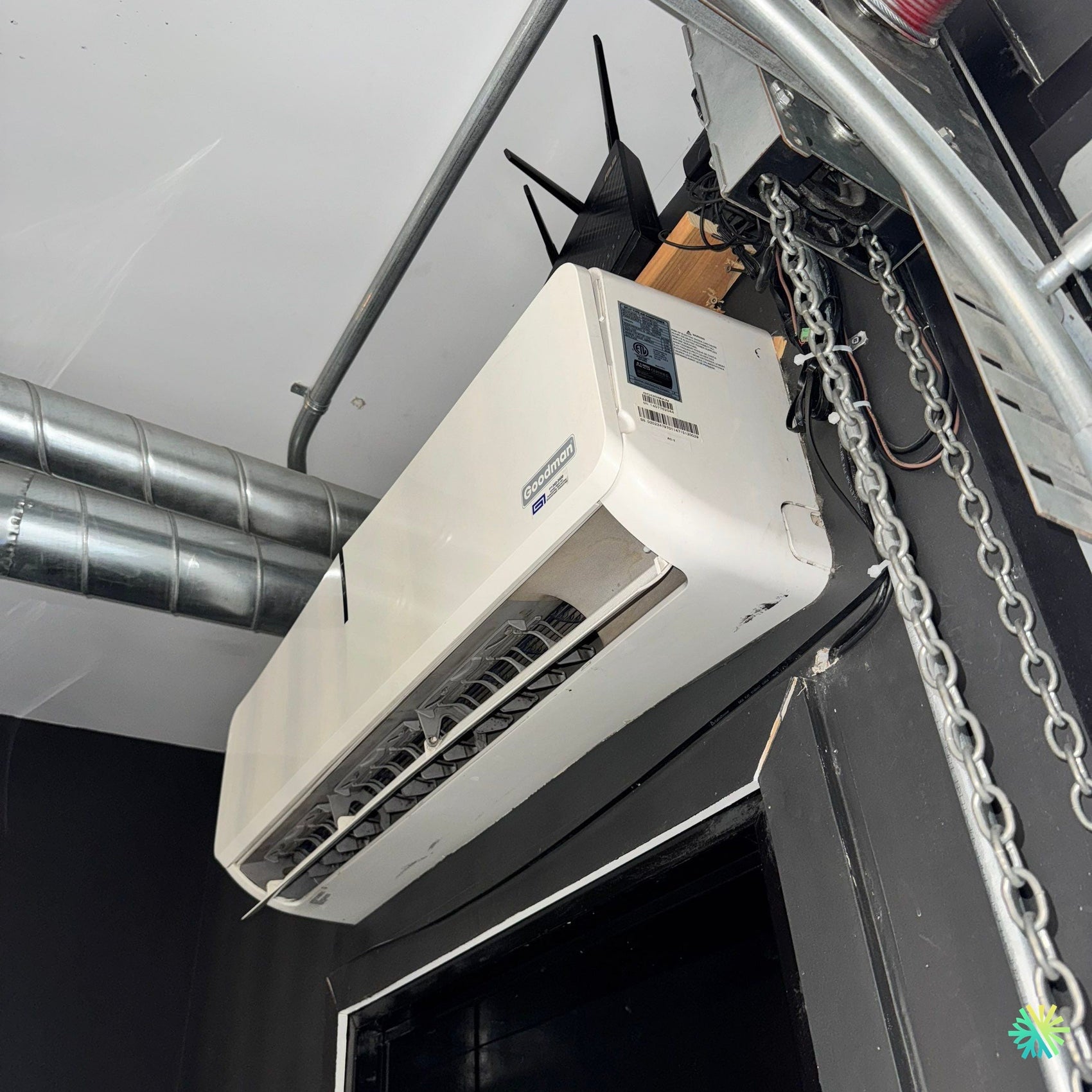 Installation d’une Goodman thermopompe murale à Le Sud-Ouest (Montréal)