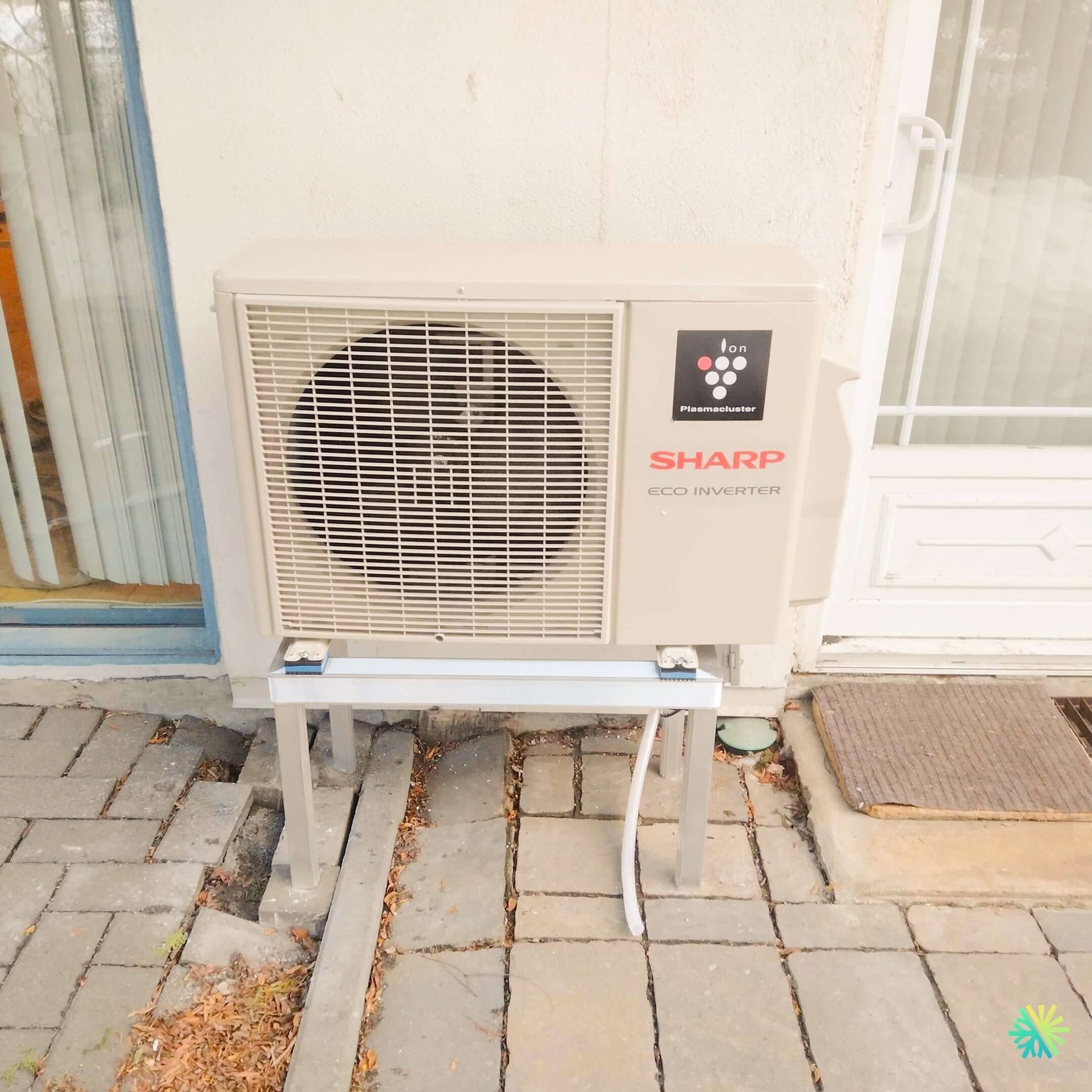Une installation de thermopompe murale Sharp ZU1 12 000 BTU à Varennes : confort, technologie et efficacité sur la Rive Sud