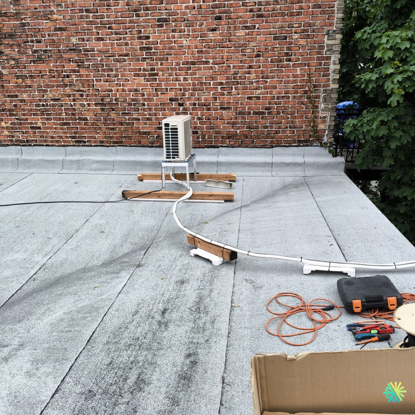 Installation d’une thermopompe murale Midea à Rosemère