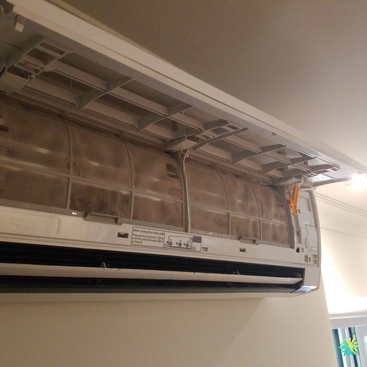 Réparation d’un climatiseur mural Fujitsu à Côte-des-Neiges–Notre-Dame-de-Grâce