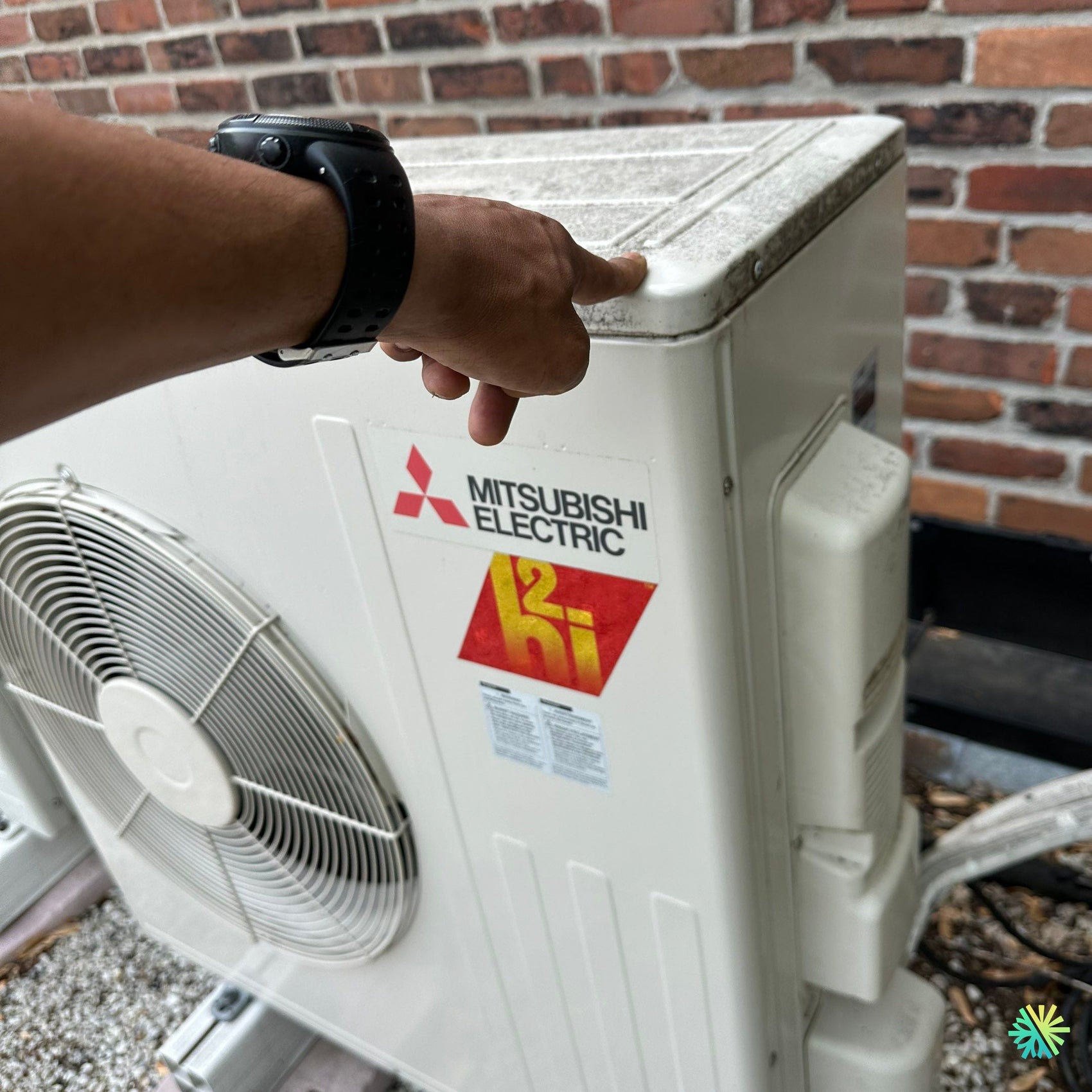 Réparation d’une thermopompe murale Mitsubishi Electric à Sainte-Anne-de-Bellevue