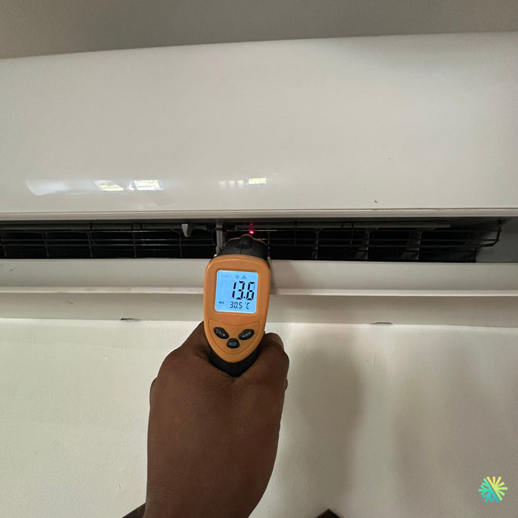 Réparation d’une thermopompe murale Midea à Sainte-Dorothée