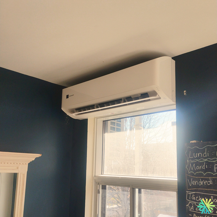 Installation d’une thermopompe murale Sharp à Rosemont–La Petite-Patrie