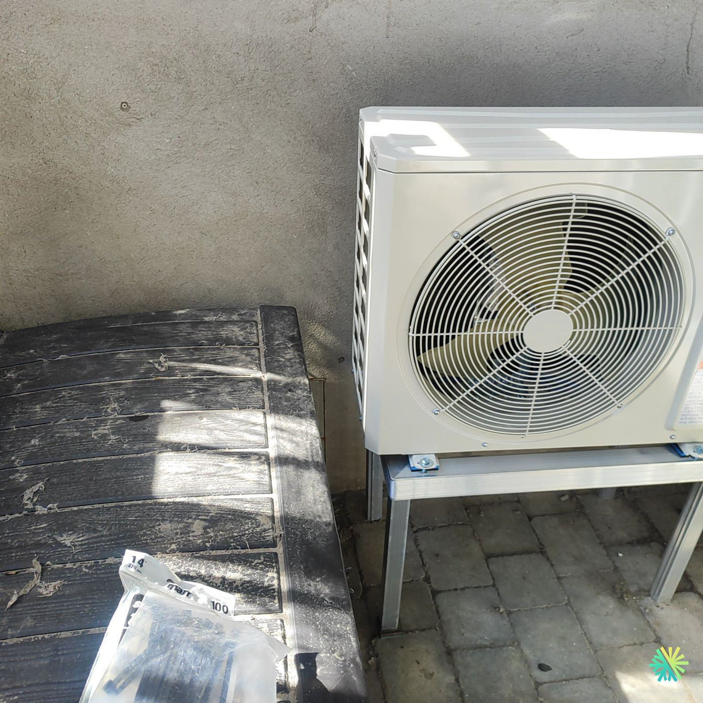 Réparation d’une thermopompe murale Midea à Sainte-Dorothée