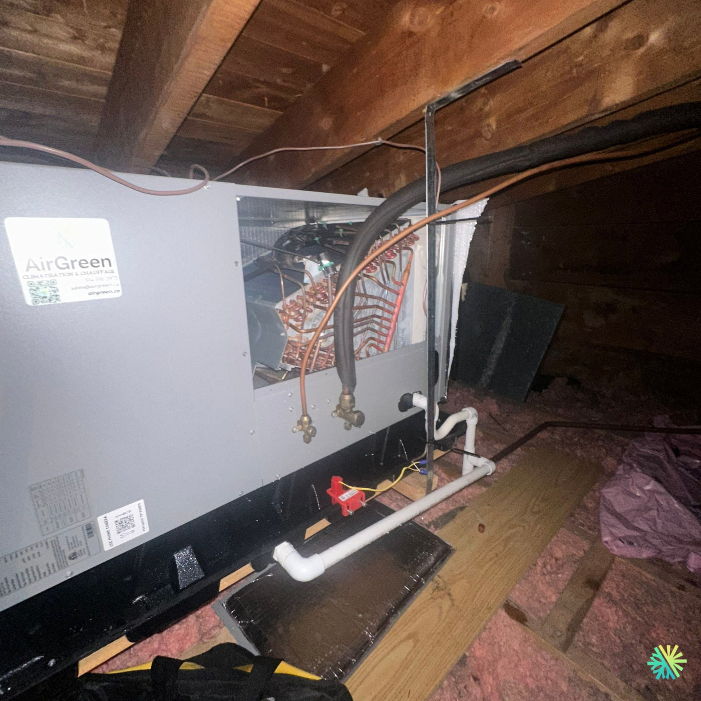 Installation d’une thermopompe centrale Midea à Boisbriand