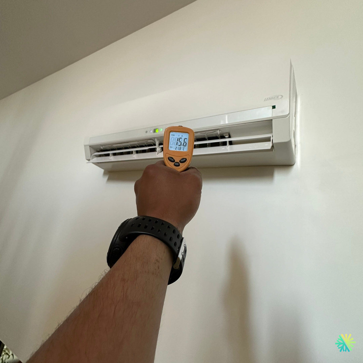 Réparation d’une thermopompe murale Lennox à Sainte-Dorothée