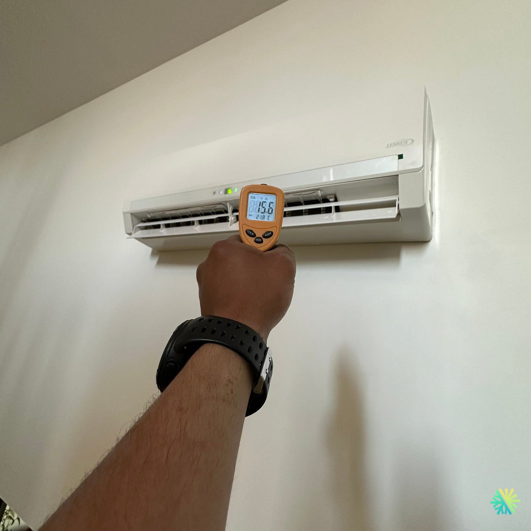 Réparation d’une thermopompe murale Lennox à Sainte-Dorothée