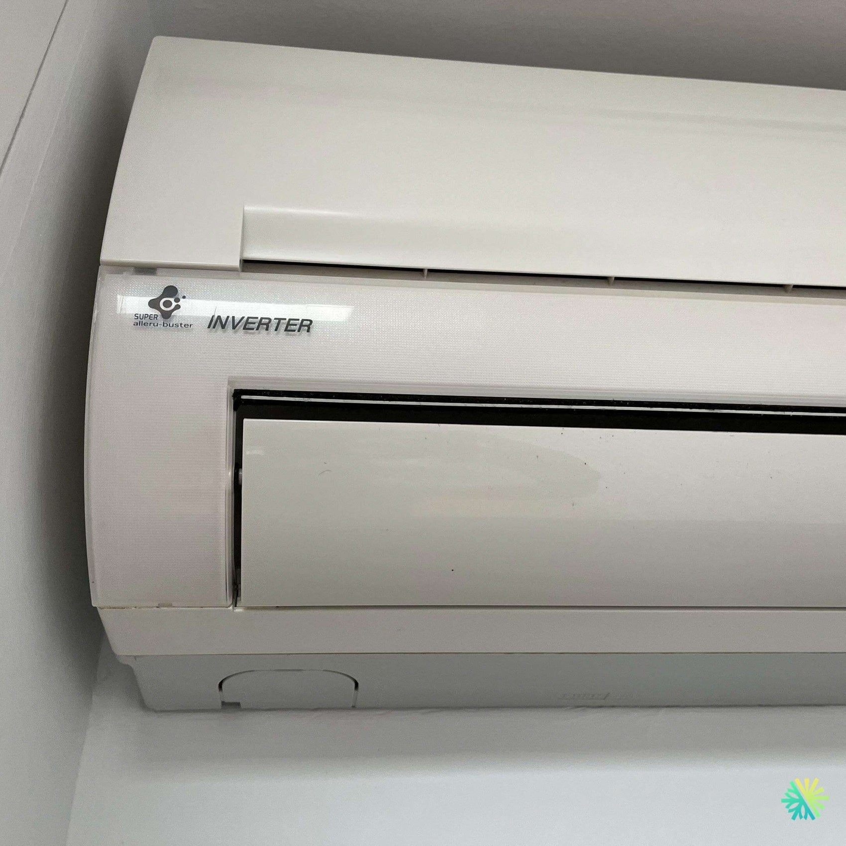 Réparation d’un climatiseur mural Hitachi Inverter à Brossard