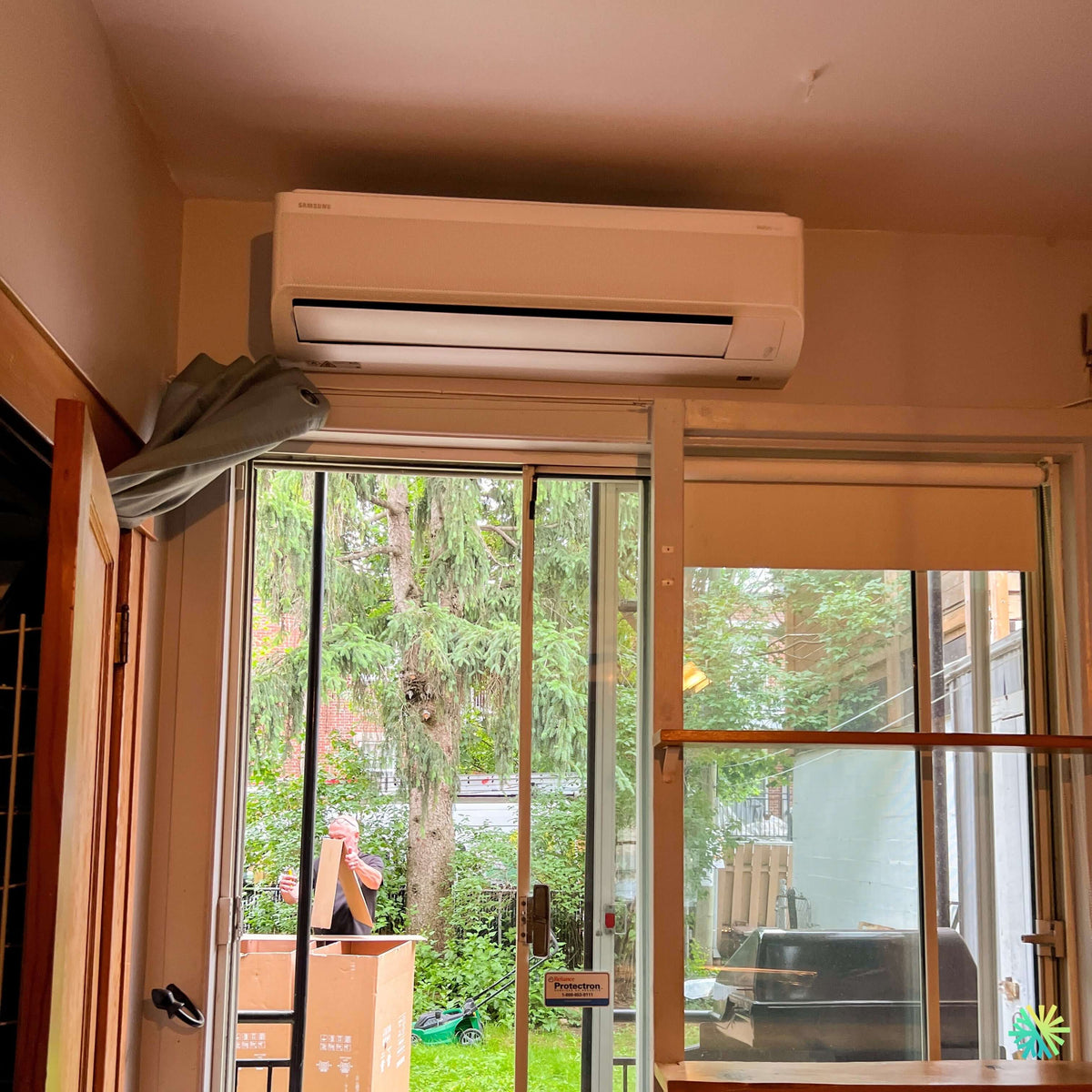 Installation d’une thermopompe murale Samsung WindFree™ MaxHeat à Outremont, Montréal