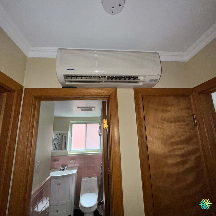 Installation d’une thermopompe murale Gree dans une maison à Ahuntsic-Cartierville