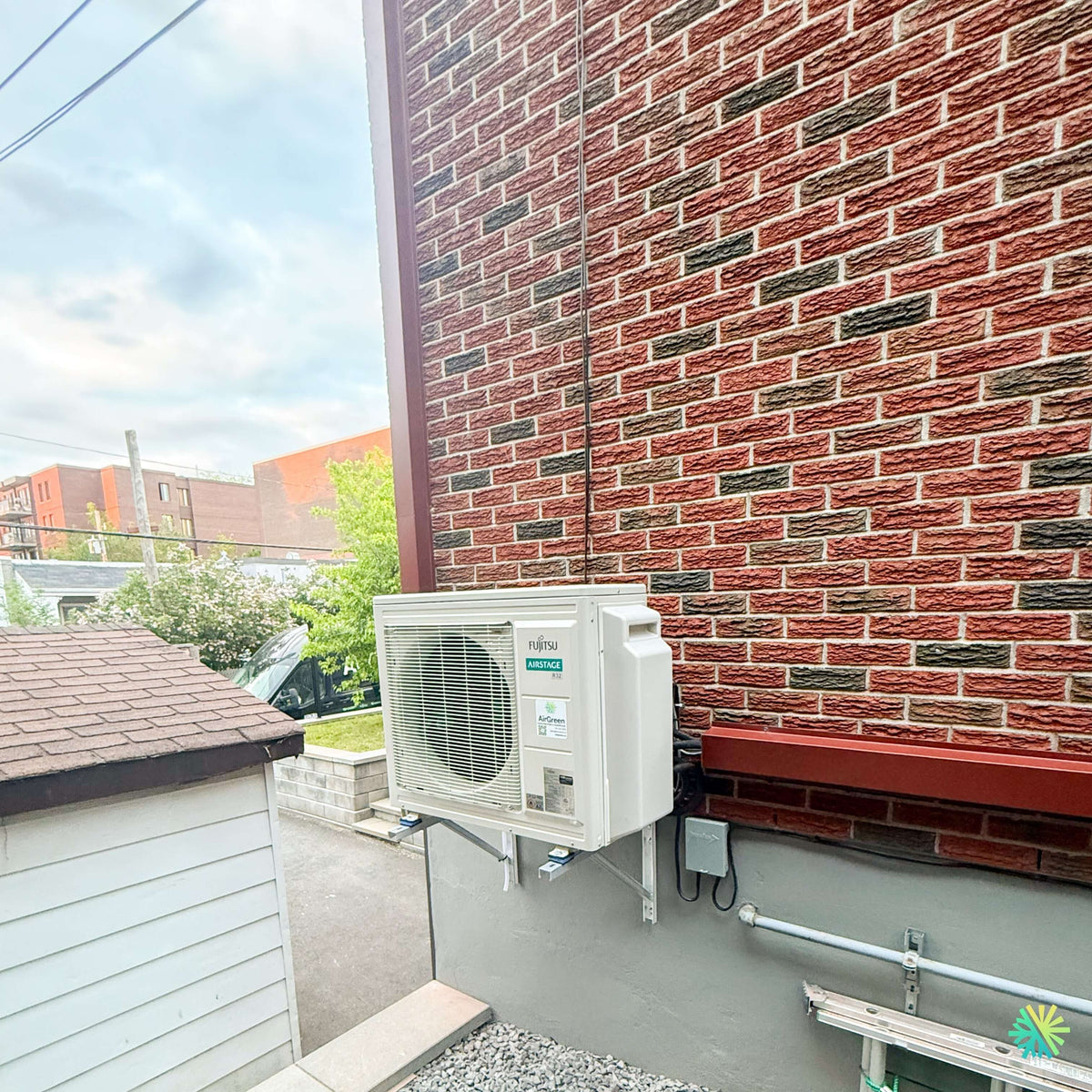Installation d’une thermopompe murale FUJITSU AIRSTAGE ORION XLTH à Sainte-Victoire-de-Sorel, en Montérégie sur la Rive-Sud