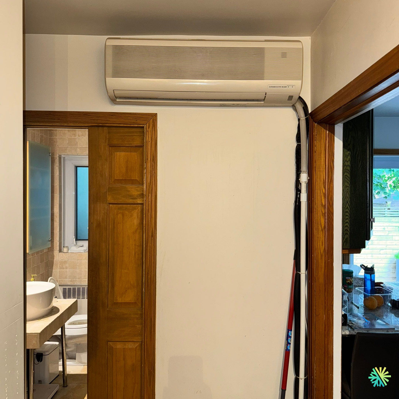 Réparation d’une thermopompe murale Sharp à Saint-Léonard