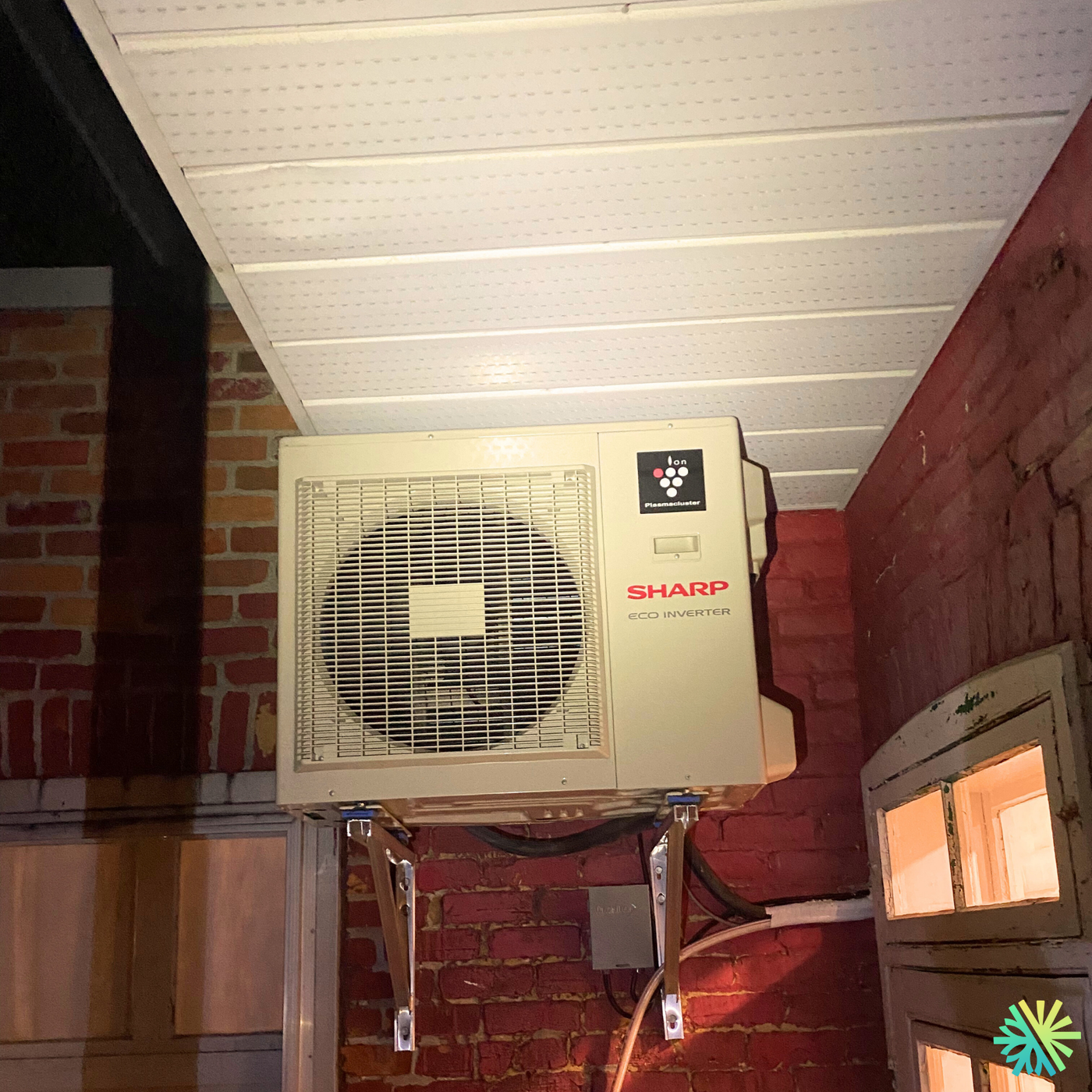 Installation d’une thermopompe murale Sharp à Rosemont–La Petite-Patrie