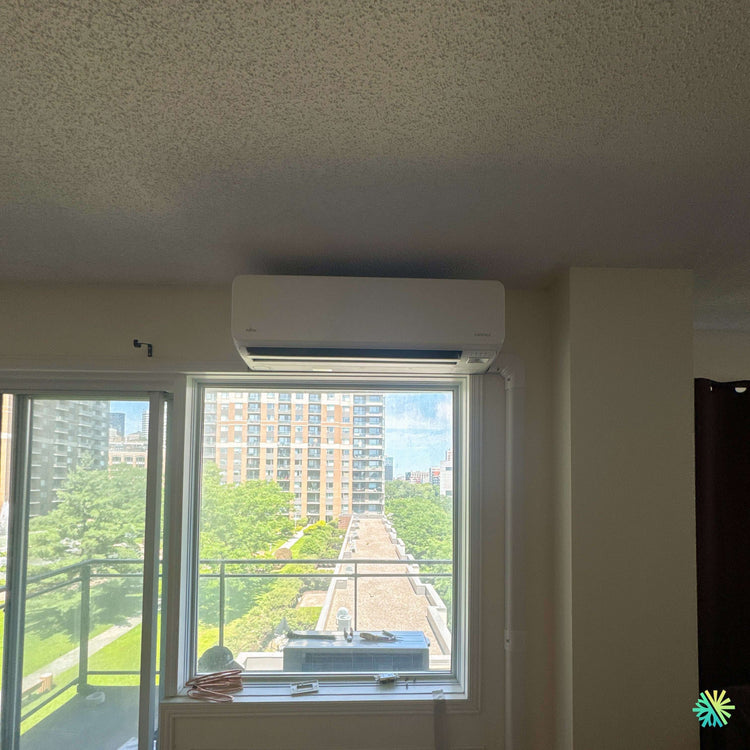 Installation d’une thermopompe murale Fujitsu AIRSTAGE ORION XLTH à Dorval, dans l’Ouest-de-l’Île de Montréal