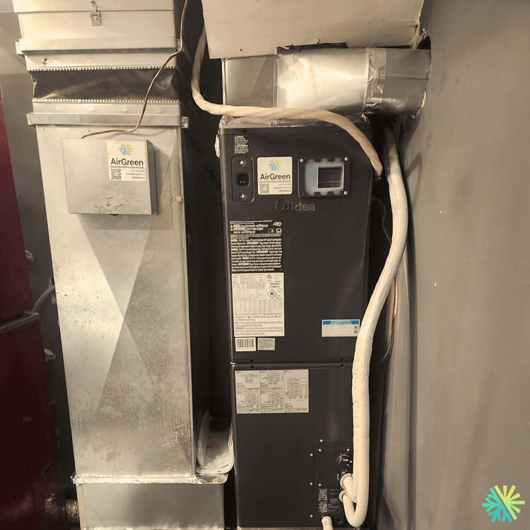 Thermopompe centrale Midea EVOX G3 installée à Ville-Marie (Montréal)
