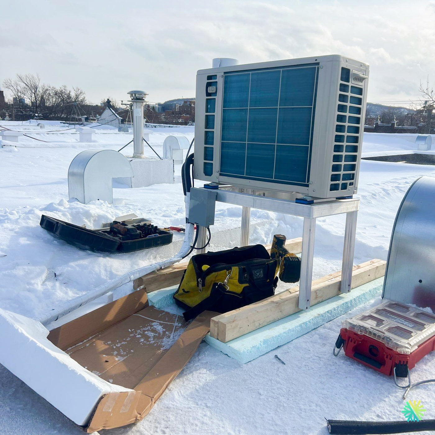 Pourquoi AirGreen recommande spécifiquement certaines thermopompes murales pour les bâtiments historiques québécois ?