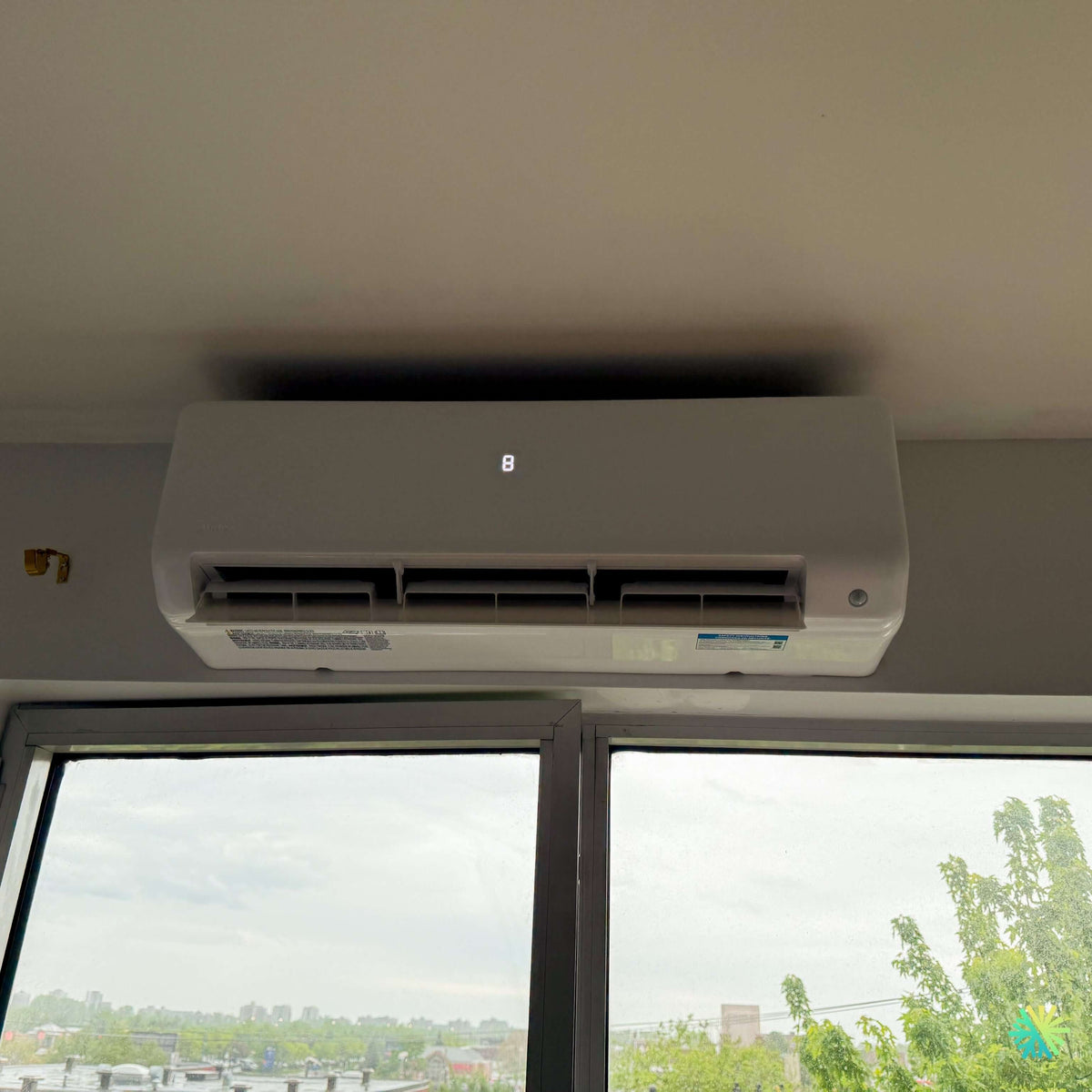 Installation d’une thermopompe murale MIDEA MIDEA35 à Sainte-Clotilde